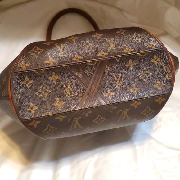 Louis Vuitton Ellipse Handbag - Picture 4 of 16